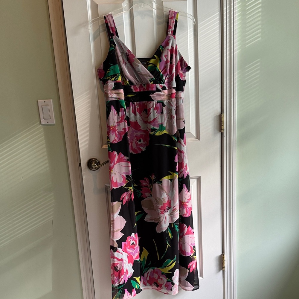 Ann Taylor Floral Black and Pink Women's Dress size 16